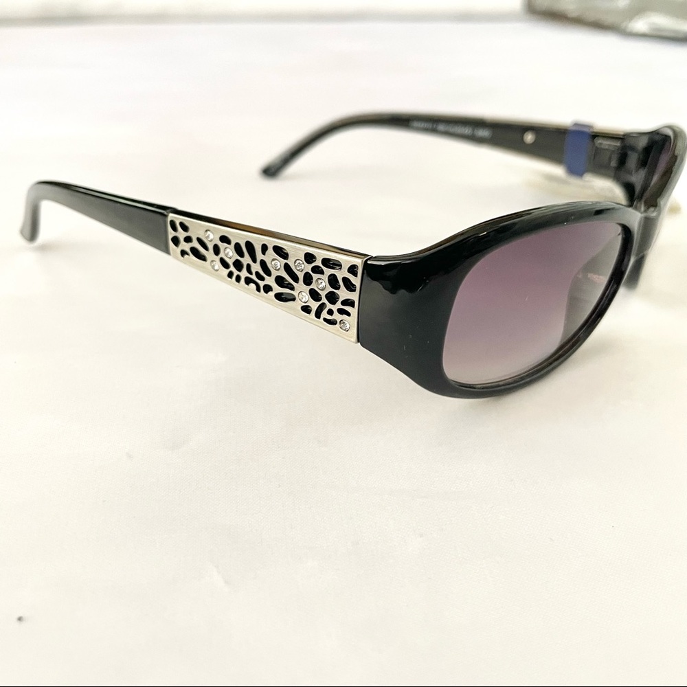 Black frame sunglasses with metal & rhinestone accent